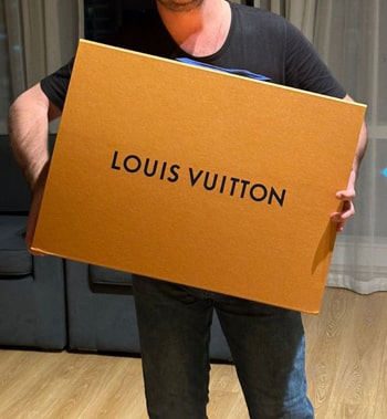 Доставка сумки Louis Vuitton из Дубай в Москву